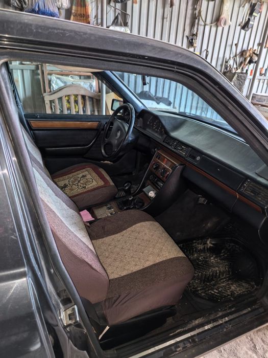 Мерседес W124 в хорошем состоянии