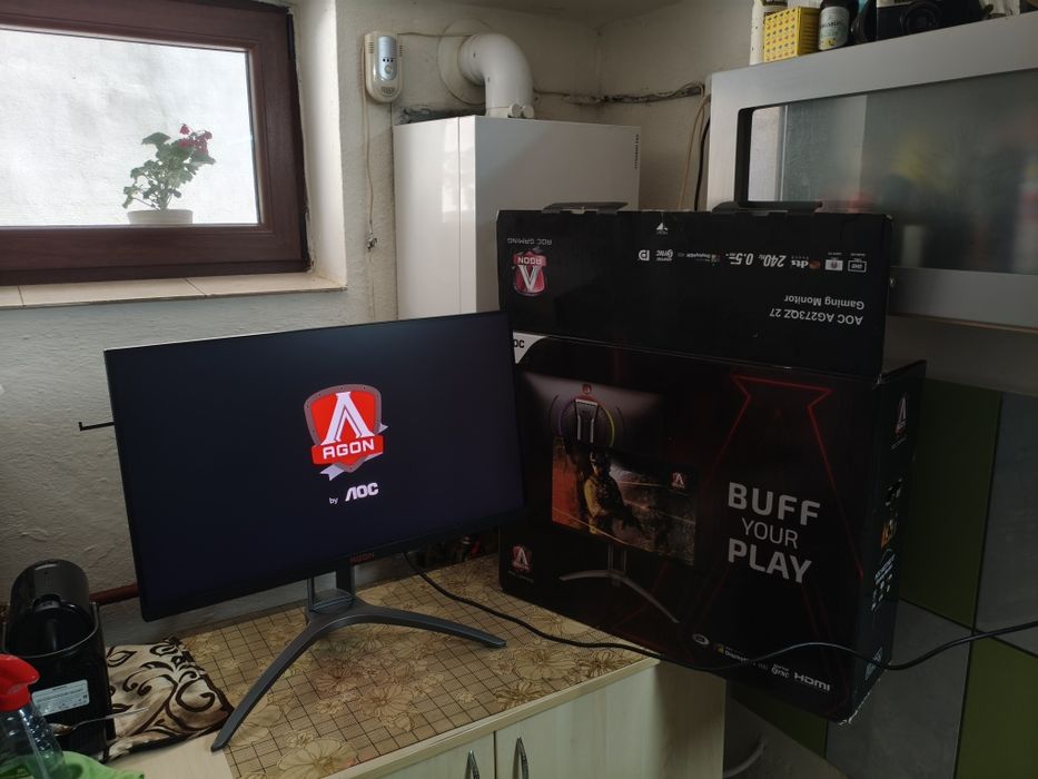 Vând monitor gaming premium AOC Agon