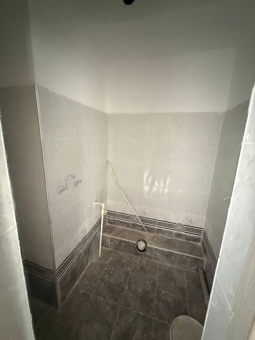 Аль-Бухорий трасса продается 72 квадратная квартира