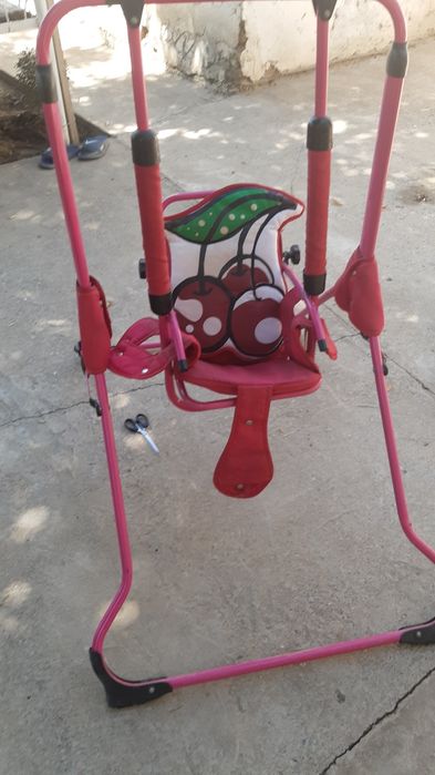 качеля почти новый