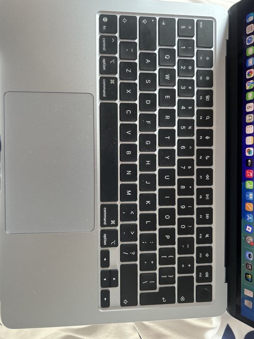 MacBook air 13 inch M4 2025