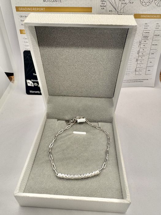 Сребърна гривна с мойсанит (Диамант)