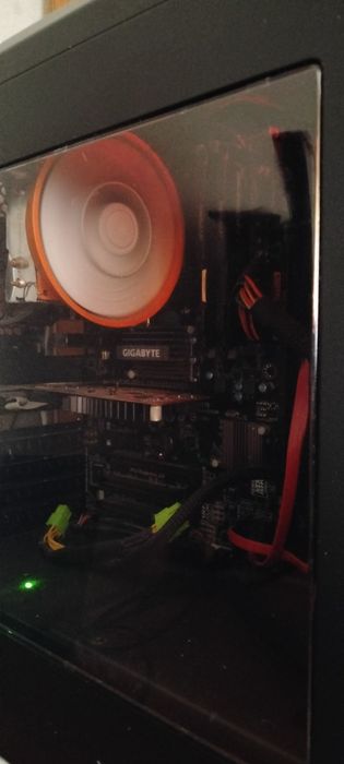 vând  unitate  gaming sau schimb ps 4