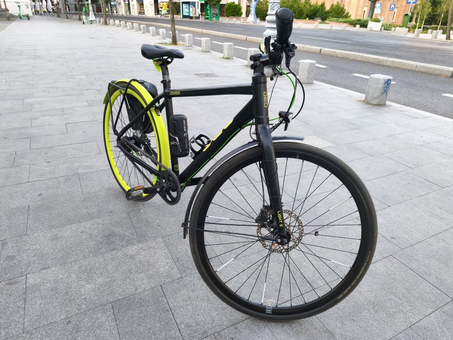 Bicicleta univega geo, Bicicleta pe curea, bicicleta trekking, bicicletă oraș, bicicletă touring, bicicleta Shimano alfine.