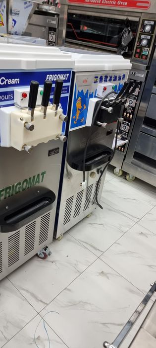 Frezer Frigomat Muzqaymoq uskunasi katta kompressor piramoy sikilat fr