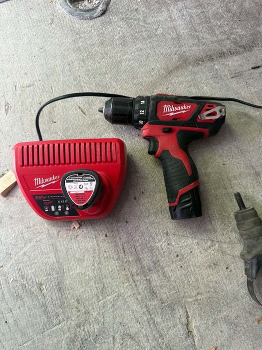 Milwaukee M12 BDD 12V – почти нов
