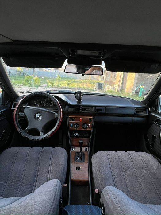 Mercedes-Benz w124