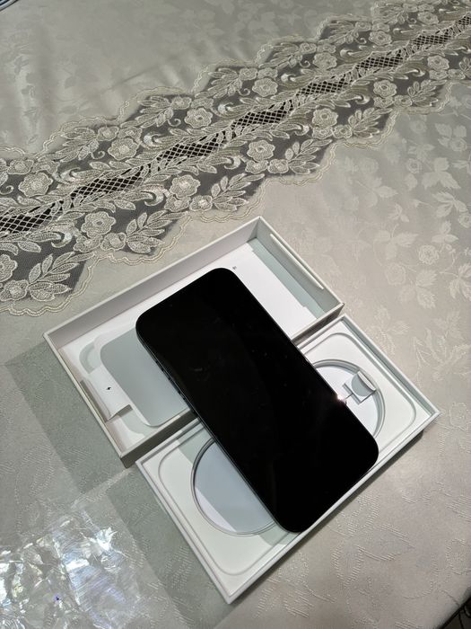 Продается Iphone 16e 128GB