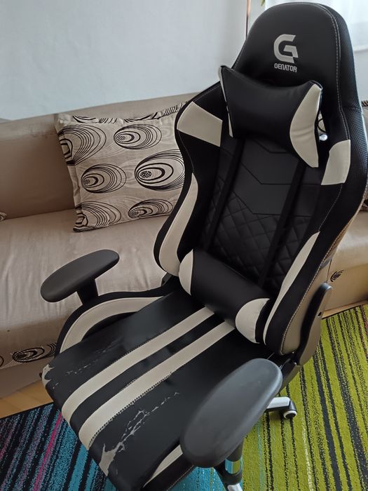 Scaun Gaming Genator cu LED RGB și Perne Lumbar/Cervicală