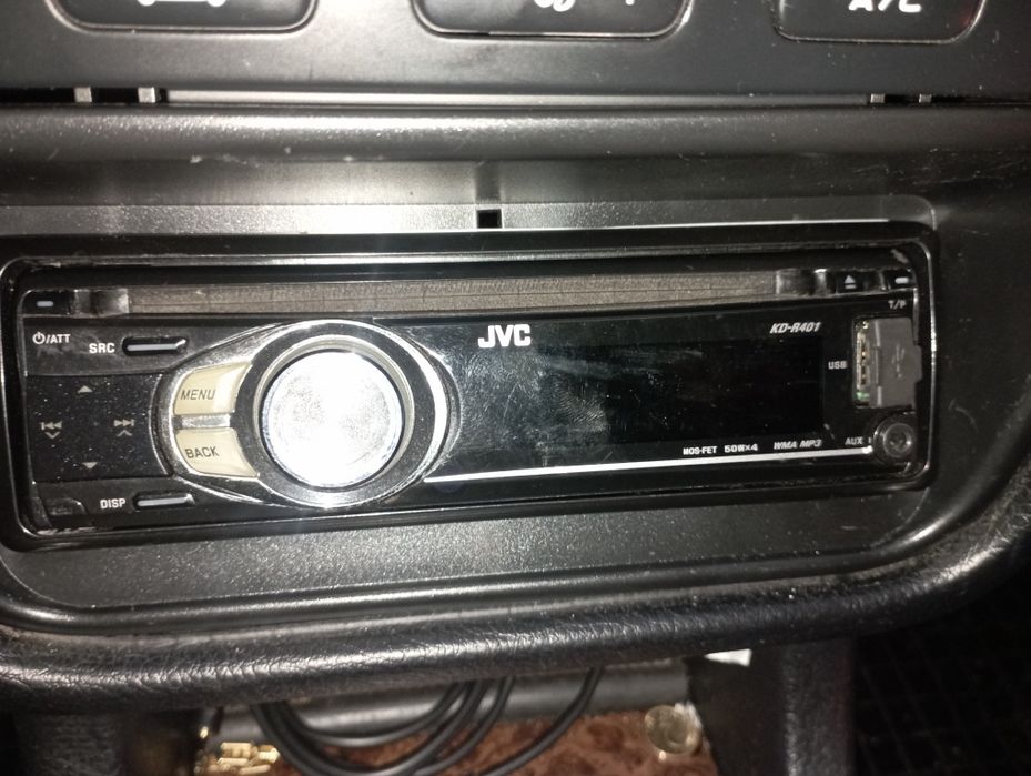 СД за кола JVC с aux вход
