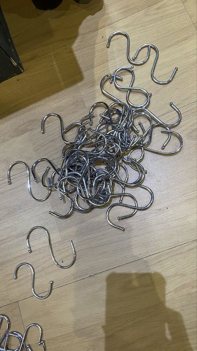 Carlige metalice in forma de S