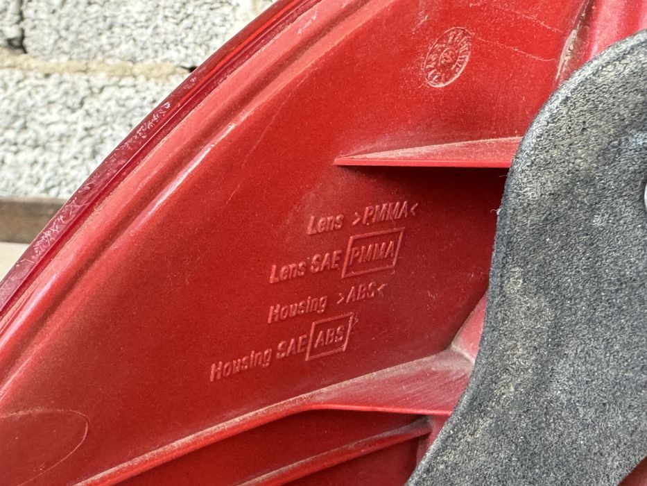 Тайота авенсис задний стоп