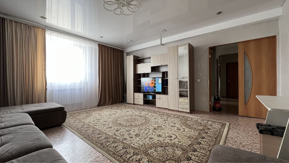 Продам квартиру 4-комнатную