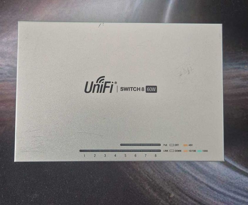 Ubiquiti US-8-60W 8-port Gigabit UniFi switch