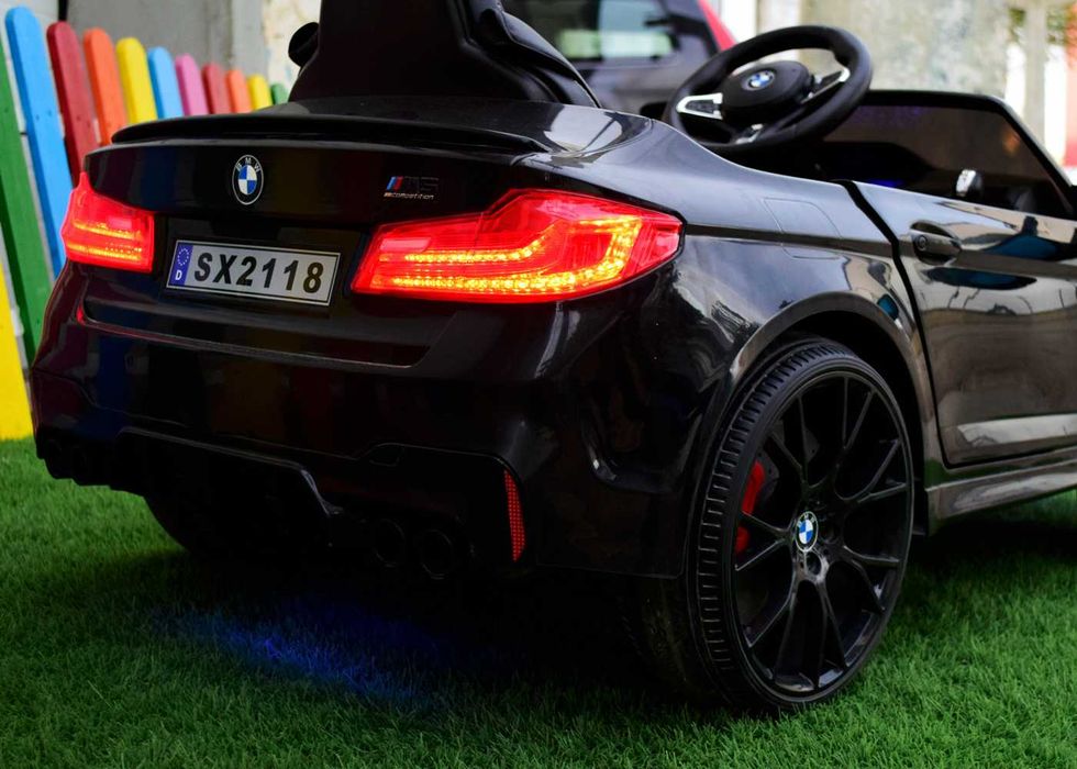 Masinuta electrica Bmw M5 Competition, 12V, 90W, 12V 14Ah neagra