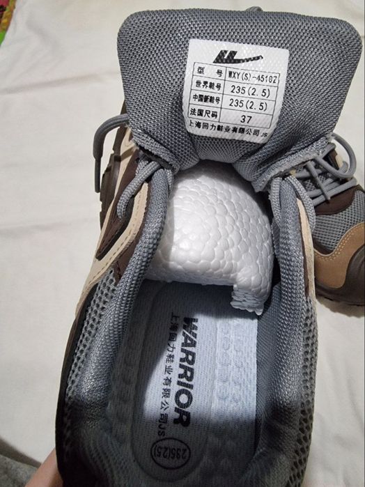 Кроссовки новые WARRION