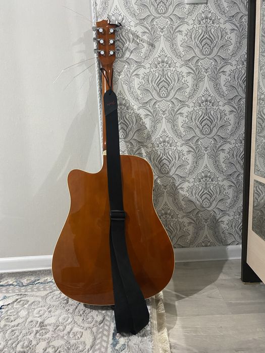 Электроакустическая гитара