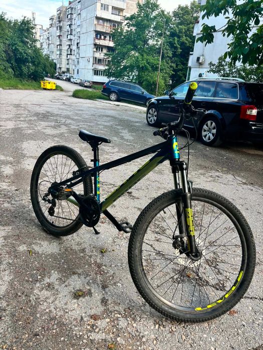 Продавам DRAG С1 .Колелосто е закупено от магазин чисто ново.
