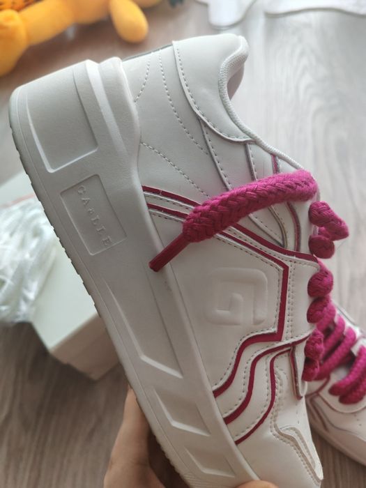 Adidasi Gaelle Paris