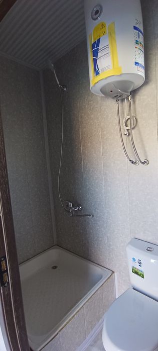 Konteyner domik 13,7 metrlik 3 xona alohida sanuzel bilan