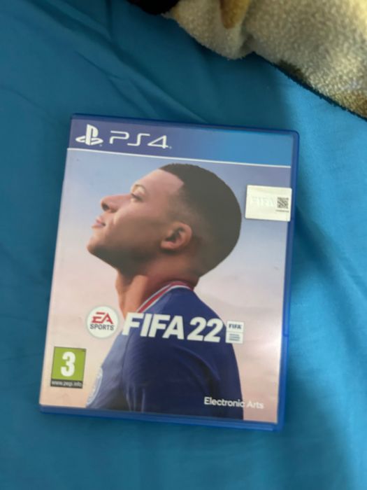 PlayStation 4 + игри