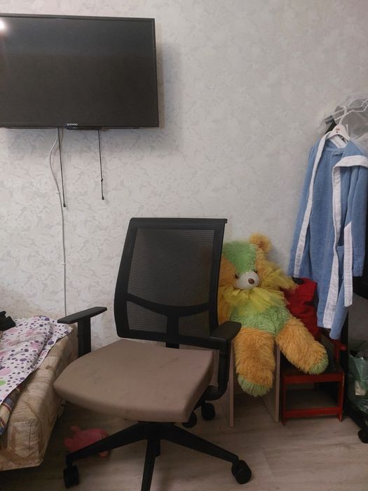 Продам кресло на колесиках