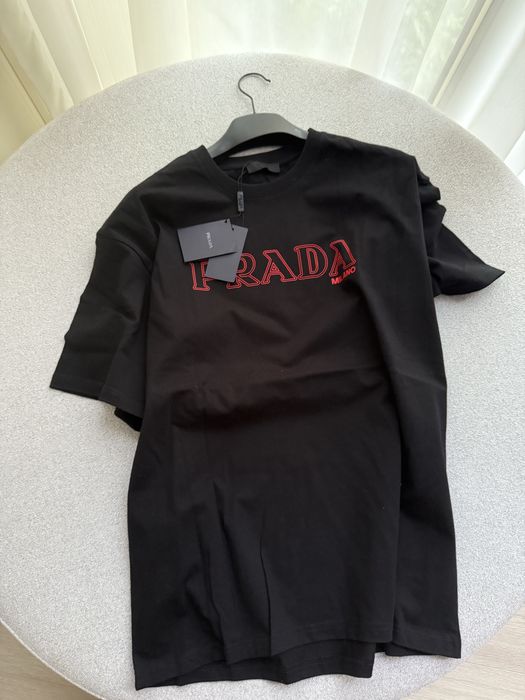 Продам футболку Прада уни