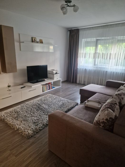 Închiriez apartament lânga liceul Pedagogic
