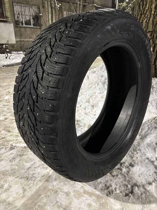 продам 2 резины от Лэнд Крузер Nokian