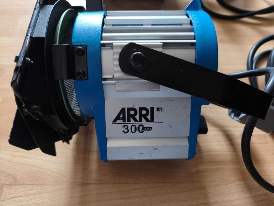 Lumini Arri 300 Plus