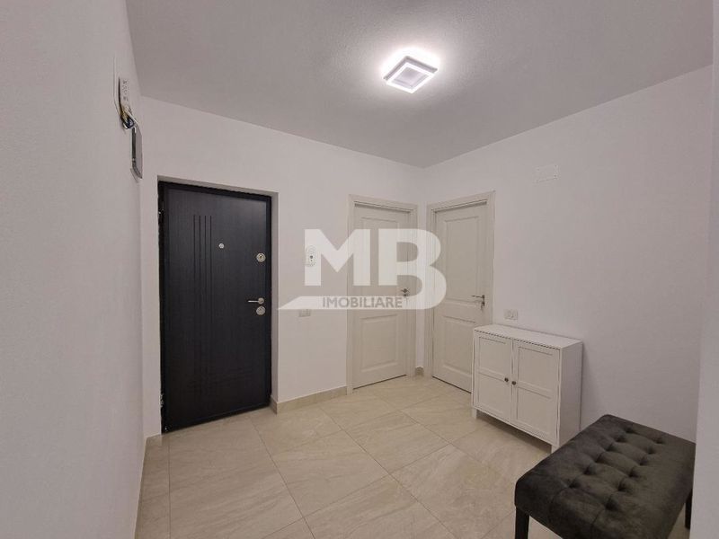 Închiriez apartament de lux