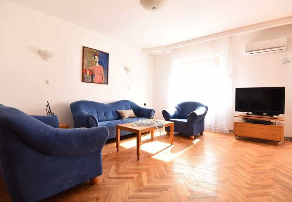 Дава се под наем Тристаен апартамент в Пловдив, Гагарин - 82 кв.м за 382.5 € - Снимка #2