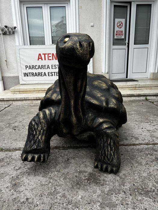 Statuie testoasa uriasa