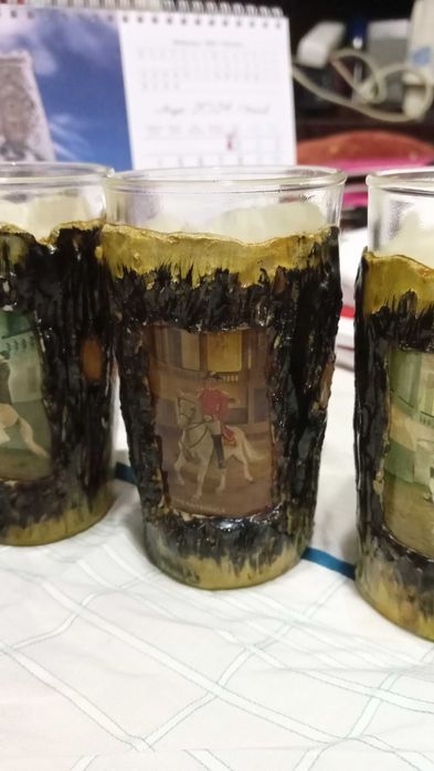 Продавам сувенирен ловджийски комплект Кана с чаши