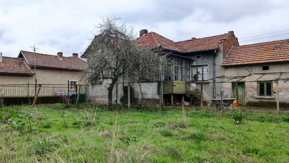 Продава се Къща в с. Ореховица, Област Плевен - 156 кв.м за 72 €/кв.м - Снимка #2