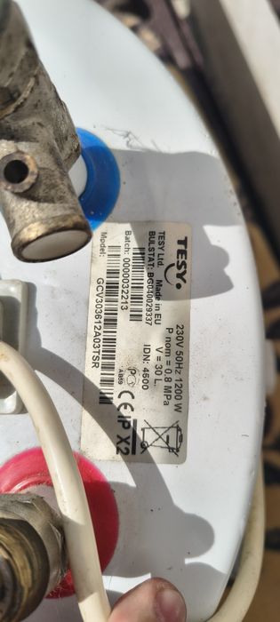 Vând boilere electrice