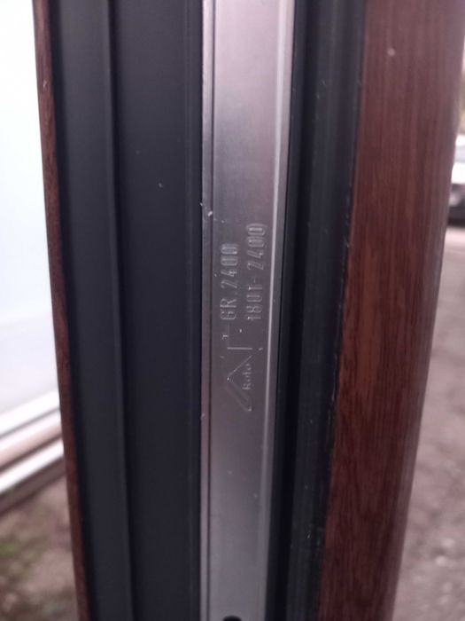 Vand usi termopan profil 5 Camere culoare nuc