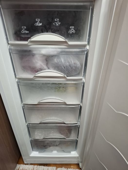 Продается морозильная камера