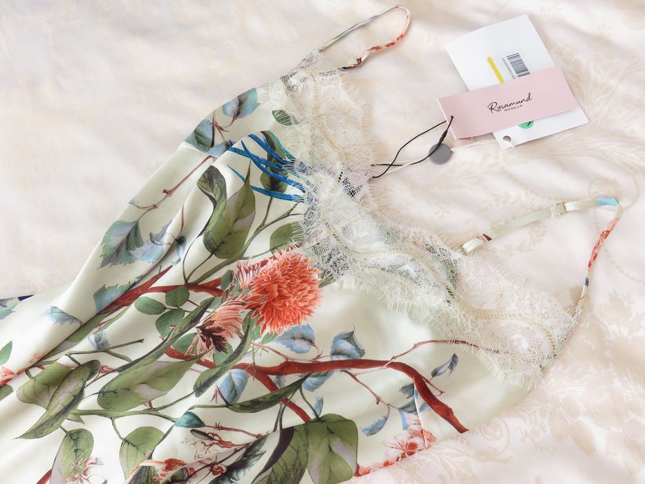 Дълга сатенена нощница, М, нова