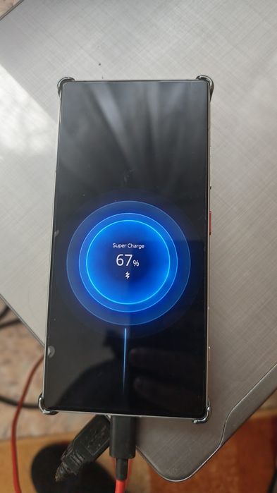Продавам ZTE Nubia z70s ultra