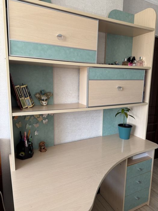 Продам письменный стол