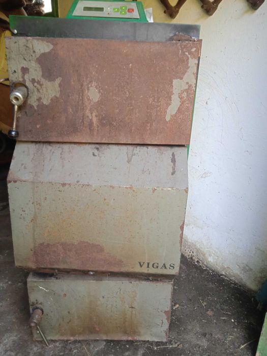 Vând centrală pe lemn marca Vigas 40 kw