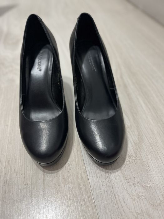 Женские черные туфли Basconi