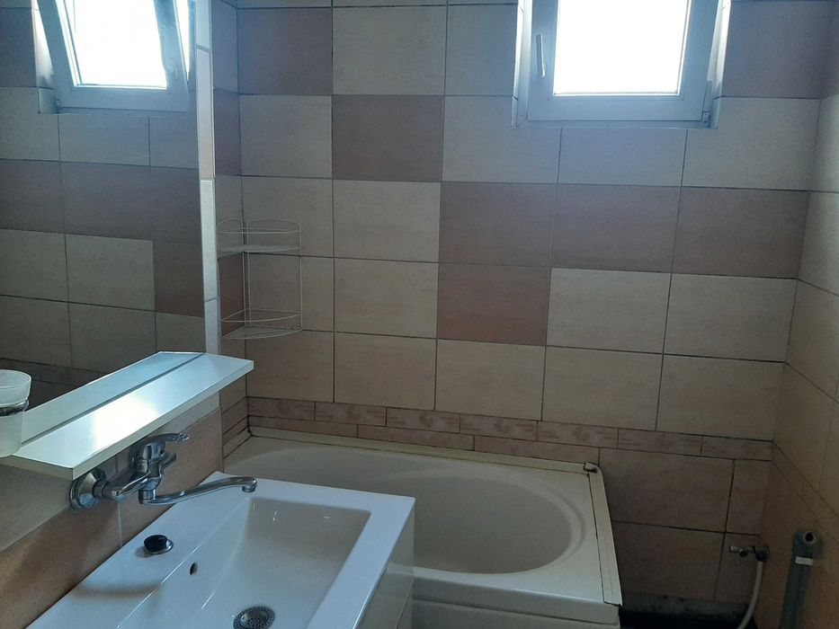 Inchiriez apartament 2 camere
