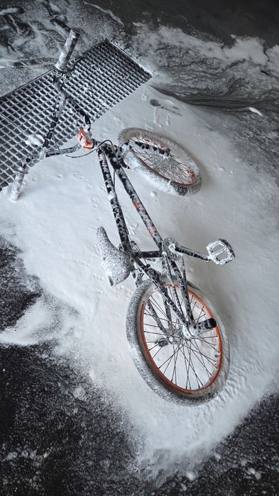 BMX 20” – negru cu jante portocalii