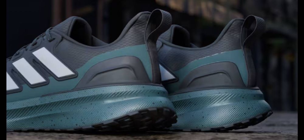 Продаются adidas мужские кроссовки