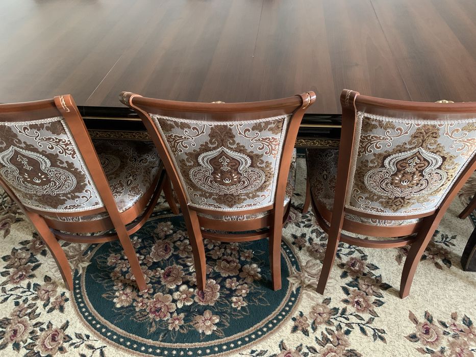 Продам стол гостевой