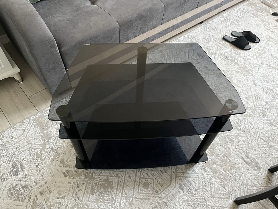 Стеклянная тумба / подставка под телевизор