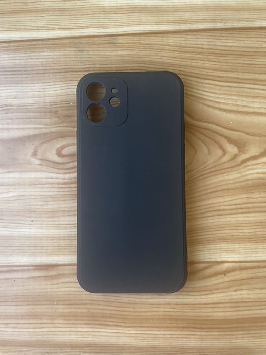 Калъфи за iPhone 12