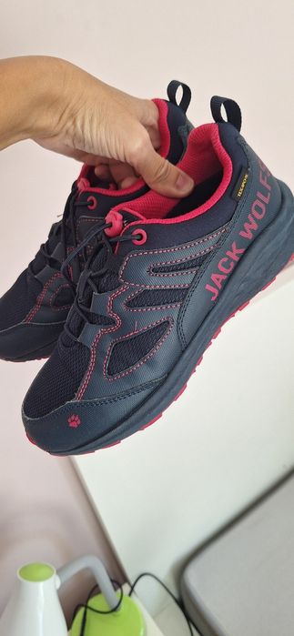 Маратонки JACK WOLFSKIN, 34 номер